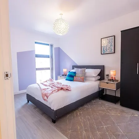 Cozy 1-bed In Family-ready Apartment